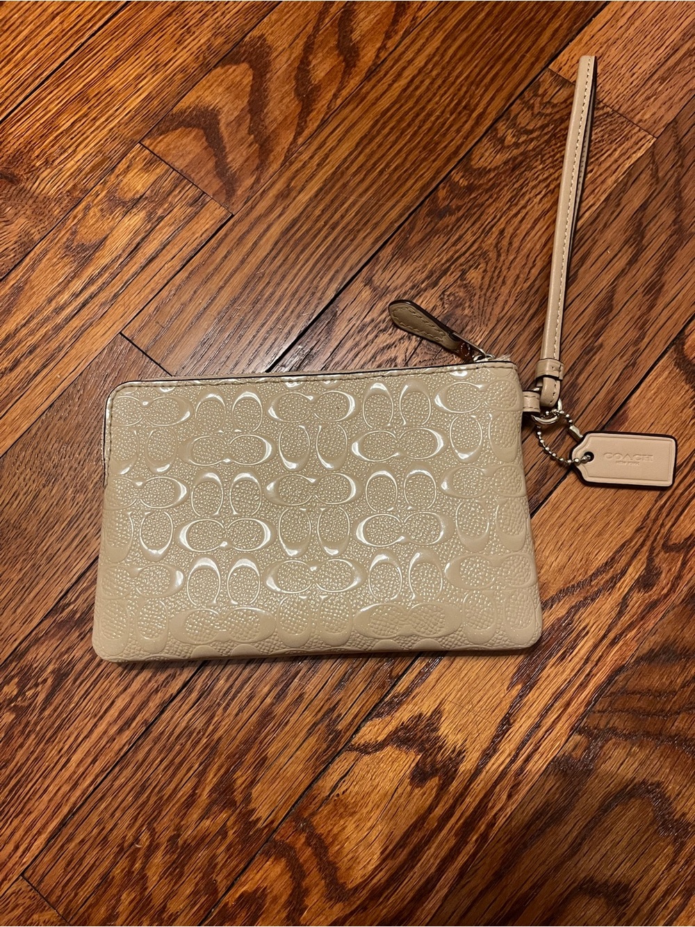 Coach Patent Signature Wristlet in Light Beige - Picture 2 of 3